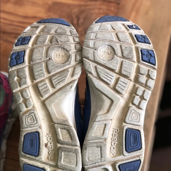 Girls Reebok - Picture 3 of 5